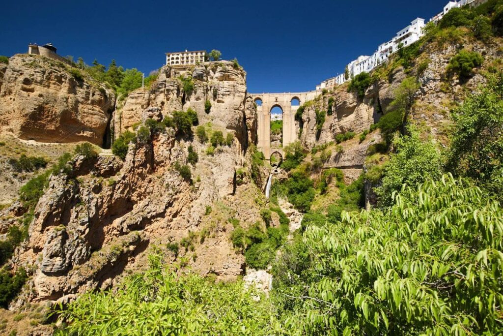 Ronda Puente Nuevo, una de las mejores excursiones desde Marbella en primavera